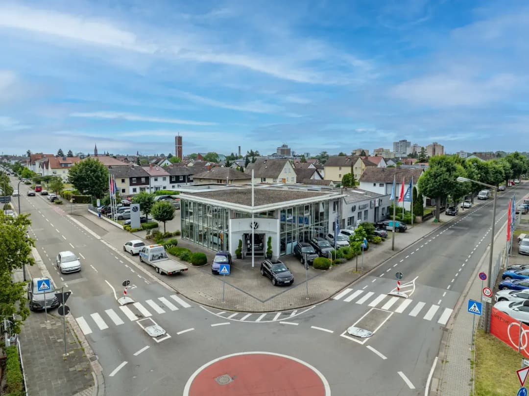 Luftaufnahme des familiengeführten Autohaus Rauch in Lampertheim - seit über 70 Jahren Audi Service Partner in Südhessen